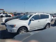 ✅ 2010 Mitsubishi Outlander SE • VIN: JA4AS3AW2AZ019126 • Lot: 43130289. Wystawiony na IAAI z przebiegiem 120 361 mil. Bezpłatny archiwum sprzedaży aukcyjnych z USA i szczegółowy raport historii pojazdu na DreamBid. Zdjęcie 14.