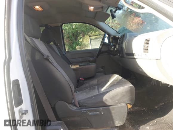 ✅ 2007 Chevrolet Silverado 1500 Work Truck • VIN: 1GCEK19C97E500349 • Лот: 43659427. Опубликован ранее на IAAI с пробегом 338 333 миль. Бесплатный доступ к архиву аукционных продаж из США и подробный отчёт об истории автомобиля на DreamBid. Изображение 5.