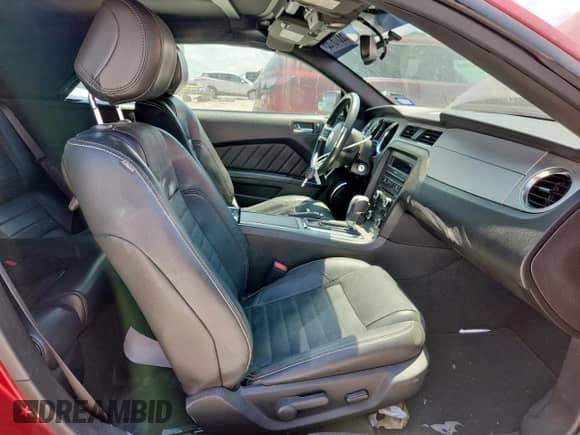 2014 Ford Mustang V6 с VIN 1ZVBP8EMXE5277941, выставлен на аукционе Copart как лот 68378785 с пробегом 112 277 миль миль и Списание • Salvage title. История ставок и продаж доступна на DreamBid. Изображение 7.