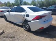 ✅ 2017 Lexus IS 200t • VIN: JTHBA1D21H5040446 • Lot: 42715147. Wystawiony na IAAI z przebiegiem 161 085 mil. Bezpłatny archiwum sprzedaży aukcyjnych z USA i szczegółowy raport historii pojazdu na DreamBid. Zdjęcie 3.