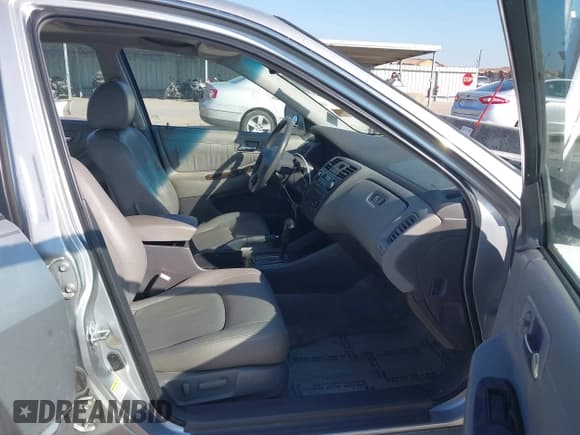 ✅ 2002 Honda Accord EX • VIN: 1HGCG16502A054138 • Lot: 43362519. Listed on IAAI with 157,849 mi. Free auction sales archive from the USA and detailed vehicle history report at DreamBid. Image 5.