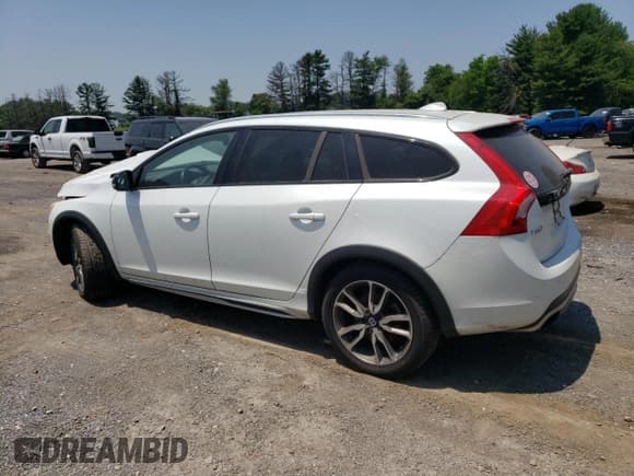 ✅ 2016 Volvo V60 T5 • VIN: YV4612HK8G1007028 • Лот: 58238805. Опубликован ранее на Copart с пробегом 85 222 миль. Бесплатный доступ к архиву аукционных продаж из США и подробный отчёт об истории автомобиля на DreamBid. Изображение 2.