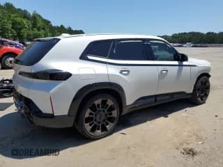 ✅ 2023 BMW XM • VIN: 5YM23CS00P9R52198 • Лот: 57953684. Опубликован ранее на Copart с пробегом 5 428 миль. Бесплатный доступ к архиву аукционных продаж из США и подробный отчёт об истории автомобиля на DreamBid. Изображение 3.