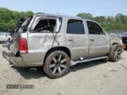 ✅ 2002 Cadillac Escalade • VIN: 1GYEC63T02R203890 • Лот: 86871045. Опубликован ранее на Copart с пробегом Не указан. Бесплатный доступ к архиву аукционных продаж из США и подробный отчёт об истории автомобиля на DreamBid. Изображение 3.