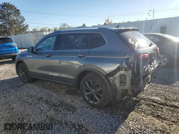 ✅ 2023 Volkswagen Tiguan SE • VIN: 3VVMB7AX5PM037828 • Lot: 82178305. Wystawiony na Copart z przebiegiem 38 953 mil. Bezpłatny archiwum sprzedaży aukcyjnych z USA i szczegółowy raport historii pojazdu na DreamBid. Zdjęcie 2.