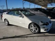 ✅ 2007 Mercedes-Benz CLK 550 • VIN: WDBTK72F57T083742 • Lot: 83351094. Wystawiony na Copart z przebiegiem 195 768 mil. Bezpłatny archiwum sprzedaży aukcyjnych z USA i szczegółowy raport historii pojazdu na DreamBid. Zdjęcie 4.