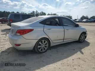2012 Hyundai Accent GLS z VIN KMHCU4AE2CU159601, wystawiony jako Copart lot #80468885 z przebiegiem Nie podano mil oraz Szkoda całkowita • Salvage title. Historia ofert i sprzedaży dostępna na DreamBid. Obrazek 3.