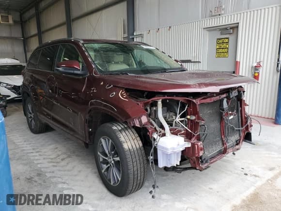 ✅ 2017 Toyota Highlander XLE • VIN: 5TDJZRFH8HS371458 • Lot: 53861415. Listed on Copart with 160,802 mi. Free auction sales archive from the USA and detailed vehicle history report at DreamBid. Image 4.