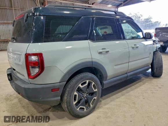 ✅ 2021 Ford Bronco Sport Outer Banks • VIN: 3FMCR9C61MRA07421 • Lot: 93691545. Wystawiony na Copart z przebiegiem 81 390 mil. Bezpłatny archiwum sprzedaży aukcyjnych z USA i szczegółowy raport historii pojazdu na DreamBid. Zdjęcie 3.
