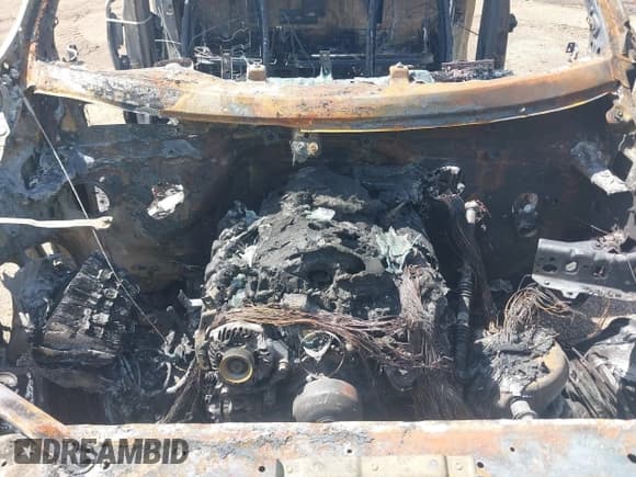 ✅ 2019 Chevrolet Silverado 1500 RST • VIN: 1GCRYEED3KZ212902 • Lot: 41858001. Wystawiony na IAAI z przebiegiem Nie podano. Bezpłatny archiwum sprzedaży aukcyjnych z USA i szczegółowy raport historii pojazdu na DreamBid. Zdjęcie 10.