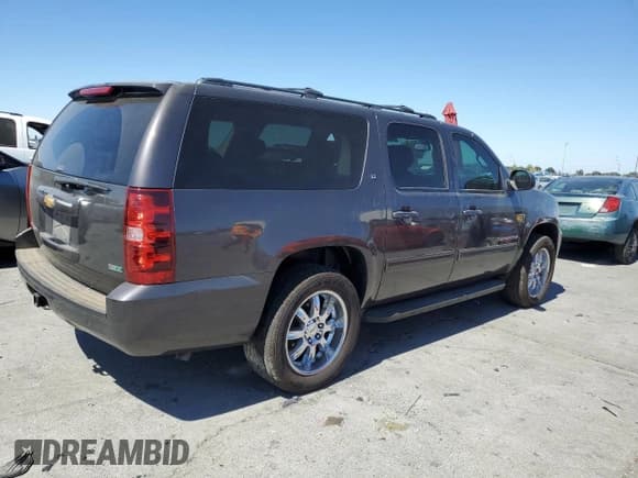 ✅ 2010 Chevrolet Suburban LT • VIN: 1GNUCJE09AR253538 • Lot: 70536284. Wystawiony na Copart z przebiegiem 242 152 mil. Bezpłatny archiwum sprzedaży aukcyjnych z USA i szczegółowy raport historii pojazdu na DreamBid. Zdjęcie 3.