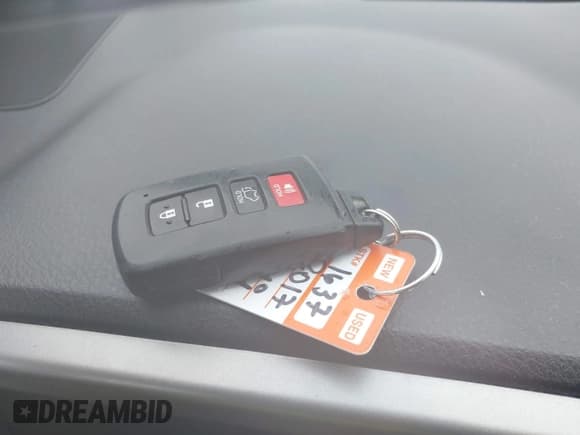 ✅ 2017 Toyota RAV4 XLE • VIN: 2T3RFREV1HW607756 • Lot: 41530416. Wystawiony na IAAI z przebiegiem 65 503 mil. Bezpłatny archiwum sprzedaży aukcyjnych z USA i szczegółowy raport historii pojazdu na DreamBid. Zdjęcie 11.