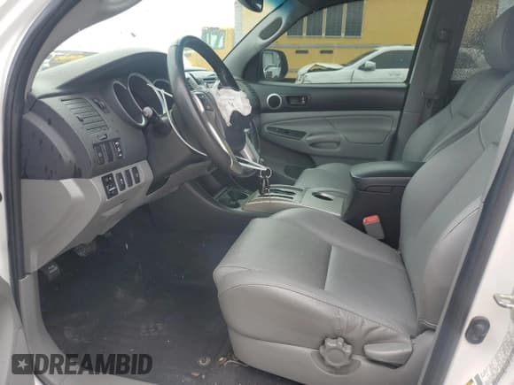 ✅ 2013 Toyota Tacoma • VIN: 3TMLU4EN9DM115034 • Lot: 56173215. Listed on Copart with 278,254 mi. Free auction sales archive from the USA and detailed vehicle history report at DreamBid. Image 7.