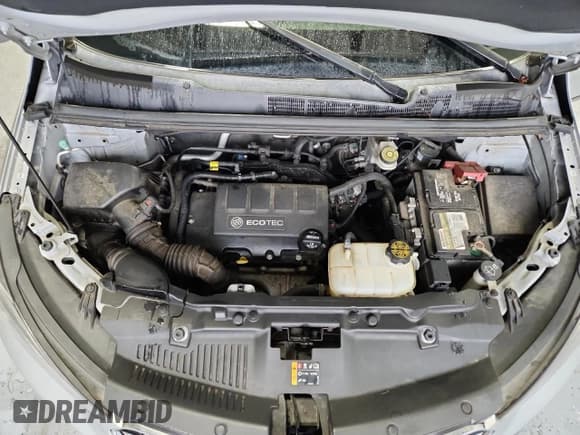 ✅ 2018 Buick Encore Essence • VIN: KL4CJCSB7JB534140 • Lot: 82777565. Wystawiony na Copart z przebiegiem 121 215 mil. Bezpłatny archiwum sprzedaży aukcyjnych z USA i szczegółowy raport historii pojazdu na DreamBid. Zdjęcie 12.