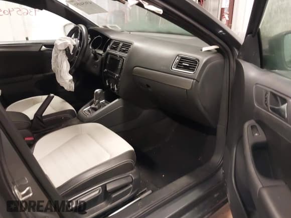 ✅ 2016 Volkswagen Jetta Sport • VIN: 3VWD17AJ9GM255684 • Lot: 43654051. Listed on IAAI with 80,866 mi. Free auction sales archive from the USA and detailed vehicle history report at DreamBid. Image 5.