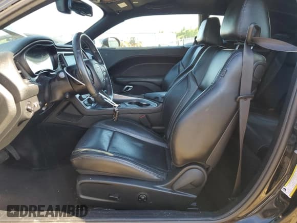 ✅ 2019 Dodge Challenger SXT • VIN: 2C3CDZGG5KH504538 • Lot: 61307164. Wystawiony na Copart z przebiegiem 83 782 mil. Bezpłatny archiwum sprzedaży aukcyjnych z USA i szczegółowy raport historii pojazdu na DreamBid. Zdjęcie 7.