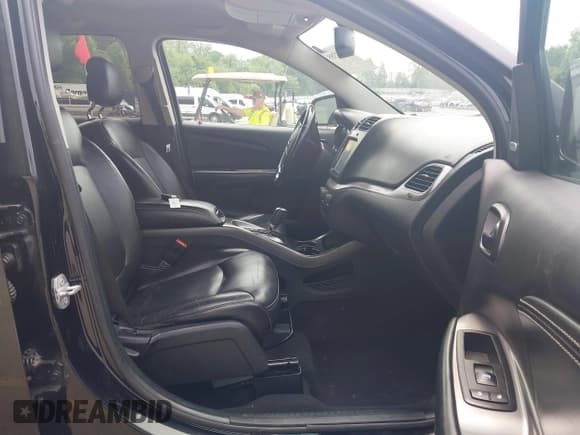 ✅ 2016 Dodge Journey Crossroad Plus • VIN: 3C4PDDGG2GT192077 • Lot: 42497355. Listed on IAAI with 221,127 mi. Free auction sales archive from the USA and detailed vehicle history report at DreamBid. Image 5.