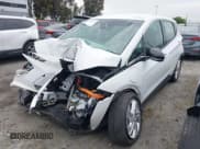 ✅ 2023 Chevrolet Bolt EV 1LT • VIN: 1G1FW6S04P4207978 • Lot: 41705395. Wystawiony na IAAI z przebiegiem Nie podano. Bezpłatny archiwum sprzedaży aukcyjnych z USA i szczegółowy raport historii pojazdu na DreamBid. Zdjęcie 2.