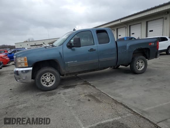 ✅ 2007 Chevrolet Silverado 2500HD Work Truck • VIN: 1GCHK29K77E505883 • Лот: 91685605. Опубликован ранее на Copart с пробегом 199 408 миль. Бесплатный доступ к архиву аукционных продаж из США и подробный отчёт об истории автомобиля на DreamBid. Изображение 1.