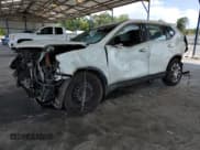 ✅ 2015 Nissan Rogue S • VIN: KNMAT2MT7FP567057 • Lot: 71388055. Wystawiony na Copart z przebiegiem 257 748 mil. Bezpłatny archiwum sprzedaży aukcyjnych z USA i szczegółowy raport historii pojazdu na DreamBid. Zdjęcie 1.