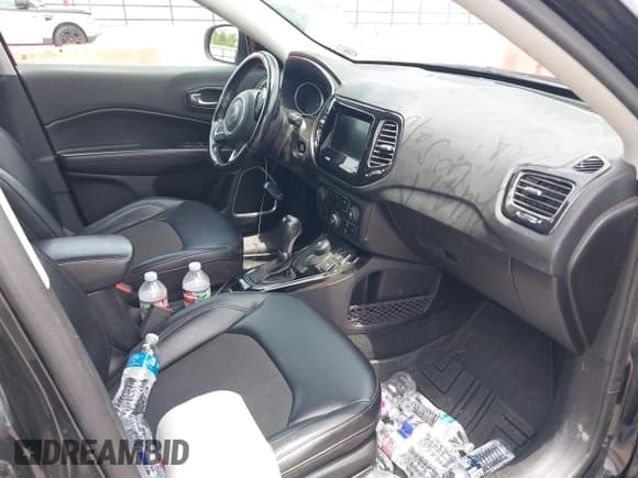 ✅ 2019 Jeep Compass Latitude • VIN: 3C4NJDBBXKT838972 • Lot: 42615357. Listed on IAAI with 77,210 mi. Free auction sales archive from the USA and detailed vehicle history report at DreamBid. Image 5.