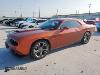 2021 Dodge Challenger R/T z VIN 2C3CDZBT5MH505552, wystawiony jako Copart lot #80006655 z przebiegiem 108 097 mil mil oraz Szkoda całkowita • Salvage title. Historia ofert i sprzedaży dostępna na DreamBid. Obrazek 1.