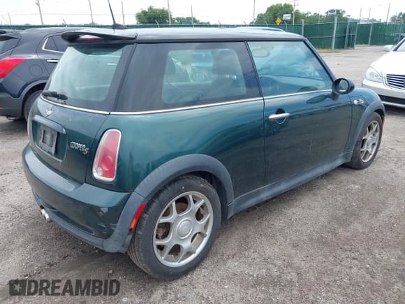 ✅ 2006 MINI Hardtop S • VIN: WMWRE335X6TJ39543 • Лот: 42809507. Опубликован ранее на IAAI с пробегом 157 893 миль. Бесплатный доступ к архиву аукционных продаж из США и подробный отчёт об истории автомобиля на DreamBid. Изображение 4.