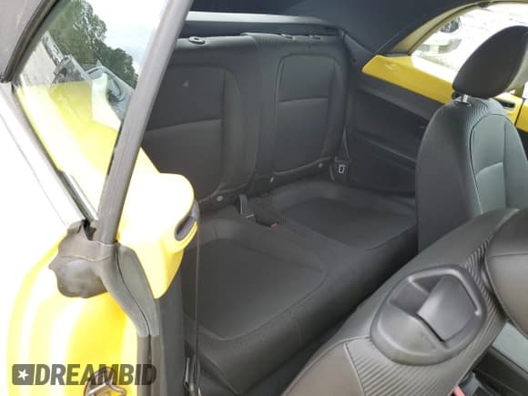 ✅ 2014 Volkswagen Beetle 2.5L • VIN: 3VW5P7AT5EM806100 • Лот: 73565614. Опубликован ранее на Copart с пробегом 35 930 миль. Бесплатный доступ к архиву аукционных продаж из США и подробный отчёт об истории автомобиля на DreamBid. Изображение 10.