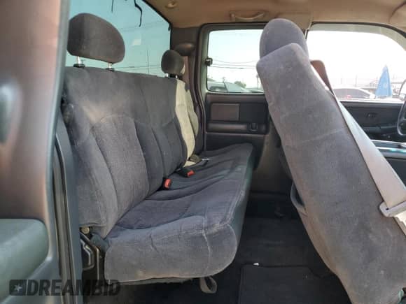 2001 Chevrolet Silverado 1500 LT z VIN 1GCEC19T01Z169707, wystawiony jako Copart lot #60702145 z przebiegiem 331 582 mil mil oraz Czysty tytuł • Clean title. Historia ofert i sprzedaży dostępna na DreamBid. Obrazek 10.