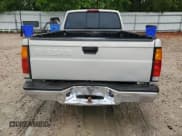 ✅ 1996 Nissan Frontier XE • VIN: 1N6SD16SXTC308255 • Лот: 53027865. Опубликован ранее на Copart с пробегом 299 424 миль. Бесплатный доступ к архиву аукционных продаж из США и подробный отчёт об истории автомобиля на DreamBid. Изображение 6.