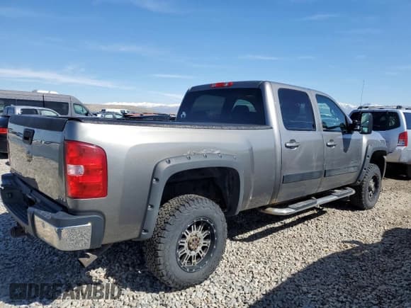 ✅ 2007 Chevrolet Silverado 2500HD 2LT • VIN: 1GCHK23K77F527420 • Lot: 48525815. Wystawiony na Copart z przebiegiem 253 826 mil. Bezpłatny archiwum sprzedaży aukcyjnych z USA i szczegółowy raport historii pojazdu na DreamBid. Zdjęcie 3.