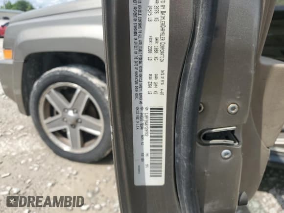 ✅ 2007 Jeep Patriot Sport • VIN: 1J8FF28W07D297912 • Lot: 57045335. Listed on Copart with 286,621 mi. Free auction sales archive from the USA and detailed vehicle history report at DreamBid. Image 12.