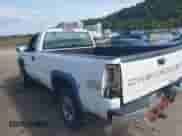 2003 Chevrolet Silverado 2500HD Work Truck с VIN 1GCHK24U63E114372, выставлен на аукционе IAAI как лот 43215704 с пробегом 326 621 миль миль и . История ставок и продаж доступна на DreamBid. Изображение 3.