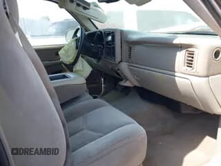 ✅ 2004 Chevrolet Suburban LT • VIN: 3GNEC16T54G282083 • Лот: 40193048. Опубликован ранее на IAAI с пробегом Не указан. Бесплатный доступ к архиву аукционных продаж из США и подробный отчёт об истории автомобиля на DreamBid. Изображение 5.