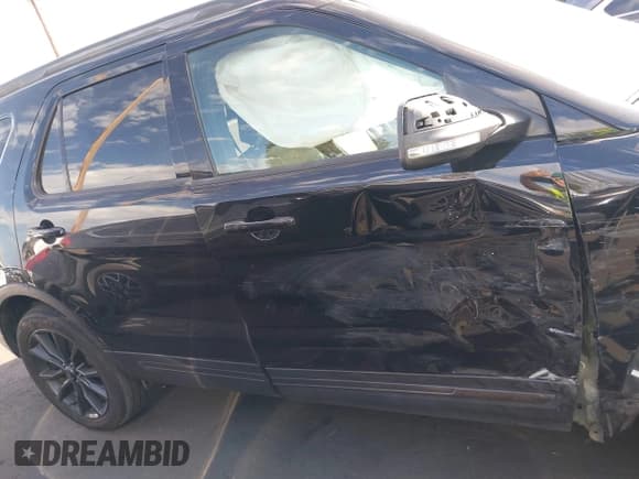 ✅ 2017 Ford Explorer XLT • VIN: 1FM5K7DHXHGD99667 • Lot: 43282143. Listed on IAAI with 75,801 mi. Free auction sales archive from the USA and detailed vehicle history report at DreamBid. Image 14.