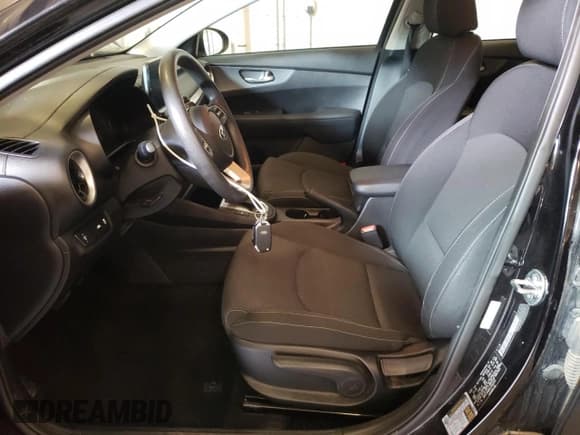 ✅ 2020 Kia Forte LXS • VIN: 3KPF24AD6LE262470 • Lot: 71156155. Wystawiony na Copart z przebiegiem 47 994 mil. Bezpłatny archiwum sprzedaży aukcyjnych z USA i szczegółowy raport historii pojazdu na DreamBid. Zdjęcie 7.