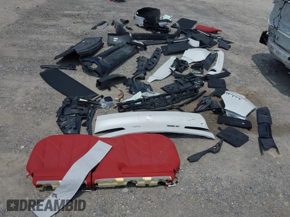 ✅ 2024 BMW XM • VIN: 5YM23CS0XR9U57042 • Lot: 42438088. Wystawiony na IAAI z przebiegiem 2 888 mil. Bezpłatny archiwum sprzedaży aukcyjnych z USA i szczegółowy raport historii pojazdu na DreamBid. Zdjęcie 18.