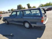 ✅ 1993 Volvo 240 • VIN: YV1AW8311P1955233 • Лот: 76514004. Опубликован ранее на Copart с пробегом 216 723 миль. Бесплатный доступ к архиву аукционных продаж из США и подробный отчёт об истории автомобиля на DreamBid. Изображение 2.