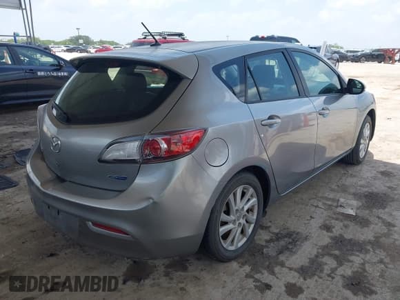 ✅ 2012 Mazda 3 i Touring • VIN: JM1BL1L80C1657466 • Lot: 42505399. Wystawiony na IAAI z przebiegiem 115 803 mil. Bezpłatny archiwum sprzedaży aukcyjnych z USA i szczegółowy raport historii pojazdu na DreamBid. Zdjęcie 4.