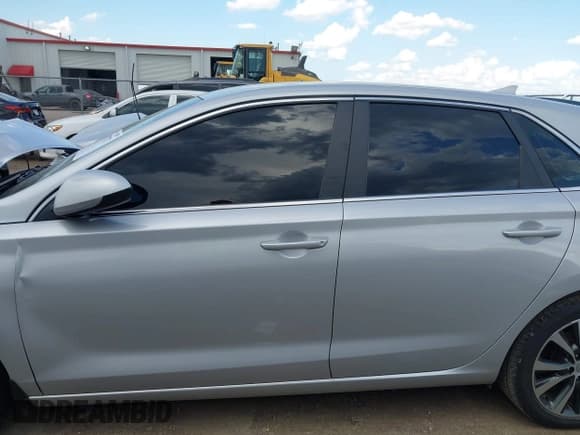 ✅ 2019 Hyundai Elantra • VIN: KMHH35LE3KU104438 • Лот: 42973772. Опубликован ранее на IAAI с пробегом 17 896 миль. Бесплатный доступ к архиву аукционных продаж из США и подробный отчёт об истории автомобиля на DreamBid. Изображение 14.