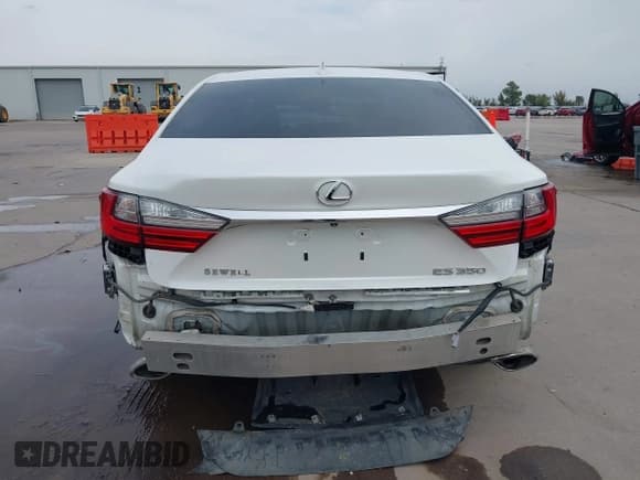 ✅ 2018 Lexus ES 350 • VIN: 58ABK1GG2JU079715 • Lot: 43523611. Listed on IAAI with 98,671 mi. Free auction sales archive from the USA and detailed vehicle history report at DreamBid. Image 6.