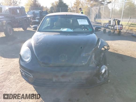 ✅ 2013 Volkswagen Beetle 2.0T • VIN: 3VW7T7AT4DM830908 • Lot: 43499204. Wystawiony na IAAI z przebiegiem 89 580 mil. Bezpłatny archiwum sprzedaży aukcyjnych z USA i szczegółowy raport historii pojazdu na DreamBid. Zdjęcie 12.