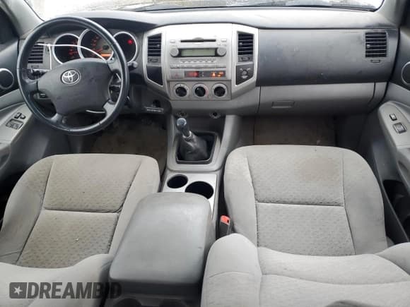 ✅ 2008 Toyota Tacoma PreRunner • VIN: 5TETX62N38Z472550 • Lot: 84940564. Listed on Copart with 189,982 mi. Free auction sales archive from the USA and detailed vehicle history report at DreamBid. Image 8.