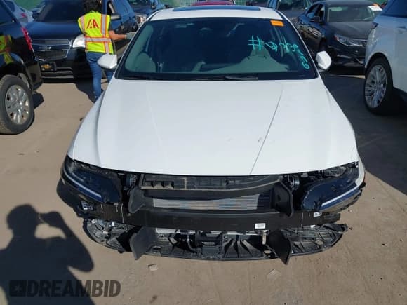 ✅ 2025 Hyundai Elantra SEL Convenience • VIN: KMHLS4DG7SU951650 • Lot: 43330896. Listed on IAAI with 2,140 mi. Free auction sales archive from the USA and detailed vehicle history report at DreamBid. Image 6.