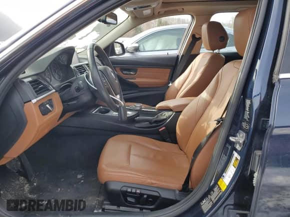 2015 BMW 3 Series 328d xDrive с VIN WBA3K5C58FK300519, выставлен на аукционе Copart как лот 86367144 с пробегом 86 607 миль миль и Чистый • Clean title. История ставок и продаж доступна на DreamBid. Изображение 7.