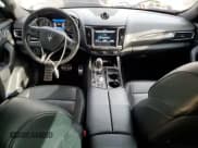 ✅ 2017 Maserati Levante S • VIN: ZN661YUSXHX250364 • Лот: 76846243. Опубликован ранее на Copart с пробегом 103 478 миль. Бесплатный доступ к архиву аукционных продаж из США и подробный отчёт об истории автомобиля на DreamBid. Изображение 8.