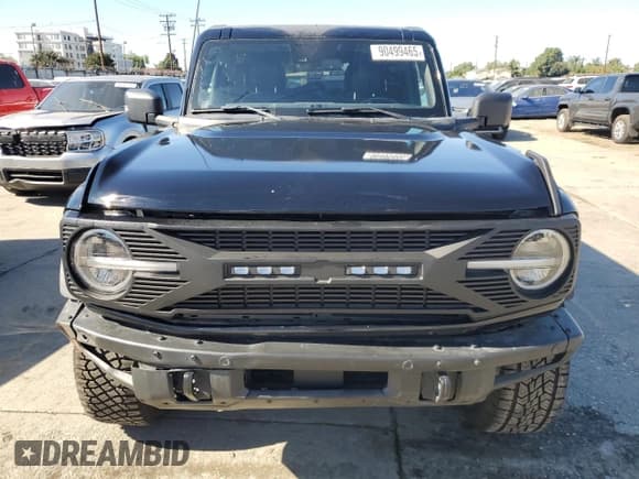 ✅ 2021 Ford Bronco • VIN: 1FMEE5DP8MLA67974 • Lot: 90499465. Wystawiony na Copart z przebiegiem 57 575 mil. Bezpłatny archiwum sprzedaży aukcyjnych z USA i szczegółowy raport historii pojazdu na DreamBid. Zdjęcie 5.