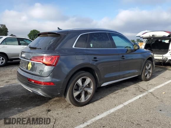 ✅ 2023 Audi Q5 Premium • VIN: WA1ABAFYXP2014370 • Lot: 66169905. Wystawiony na Copart z przebiegiem 34 594 mil. Bezpłatny archiwum sprzedaży aukcyjnych z USA i szczegółowy raport historii pojazdu na DreamBid. Zdjęcie 3.