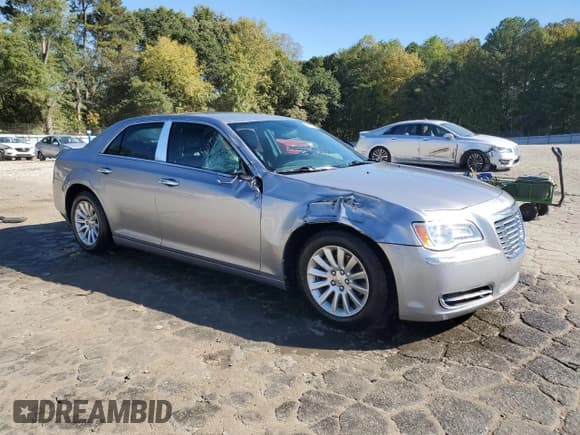 ✅ 2014 Chrysler 300 • VIN: 2C3CCAAG6EH288555 • Lot: 86082215. Listed on Copart with 246,460 mi. Free auction sales archive from the USA and detailed vehicle history report at DreamBid. Image 4.