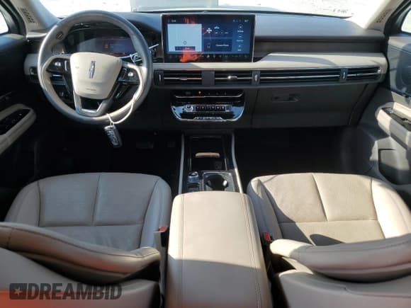 ✅ 2023 Lincoln Corsair Reserve • VIN: 5LMCJ2DA7PUL08738 • Lot: 70394605. Wystawiony na Copart z przebiegiem 19 561 mil. Bezpłatny archiwum sprzedaży aukcyjnych z USA i szczegółowy raport historii pojazdu na DreamBid. Zdjęcie 8.